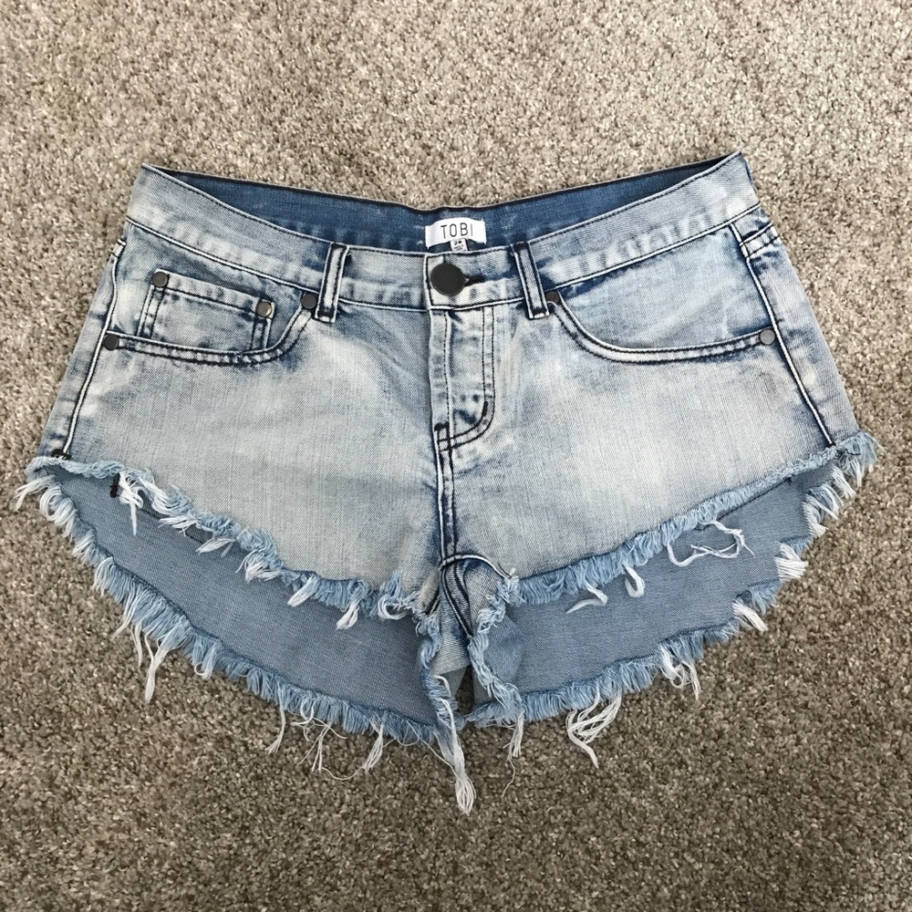 Cute distressed shorts
